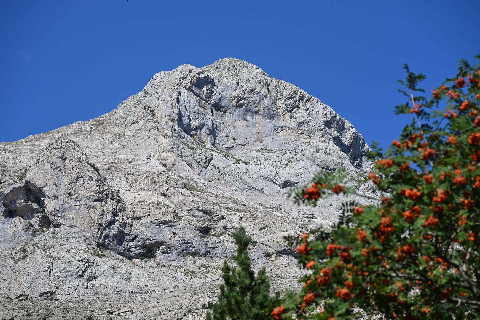 Por una montaña digna